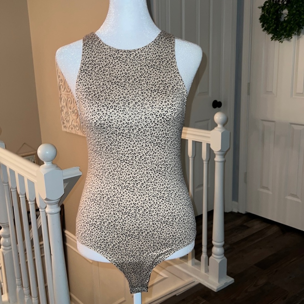 Gaze tan cheetah print body suit